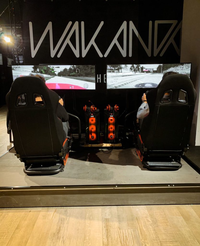 corsa in auto con tecnologia VR