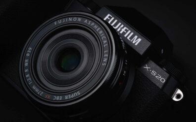 FUJIFILM X-S20